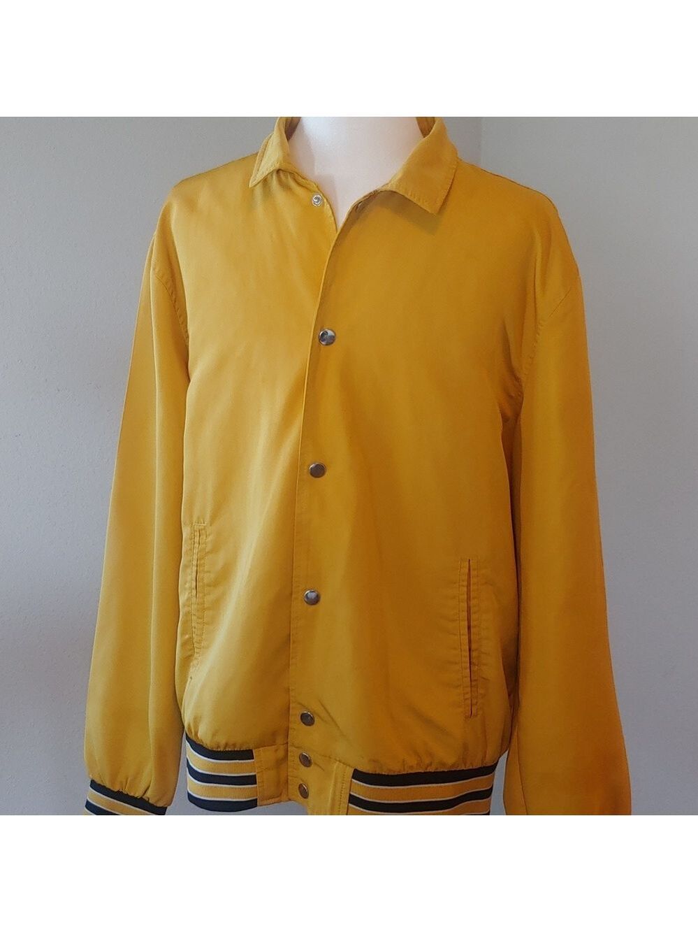 Men's Retro Look Yellow Varsity Satin Jacket by Forever 21 in size Large